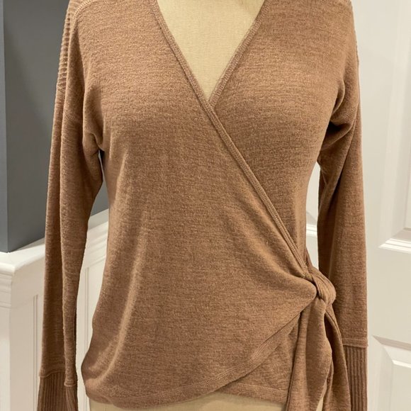 Abercrombie & Fitch Sweaters - Sz: XS Abercrombie Soft & Cozy Faux Wrap Sweater